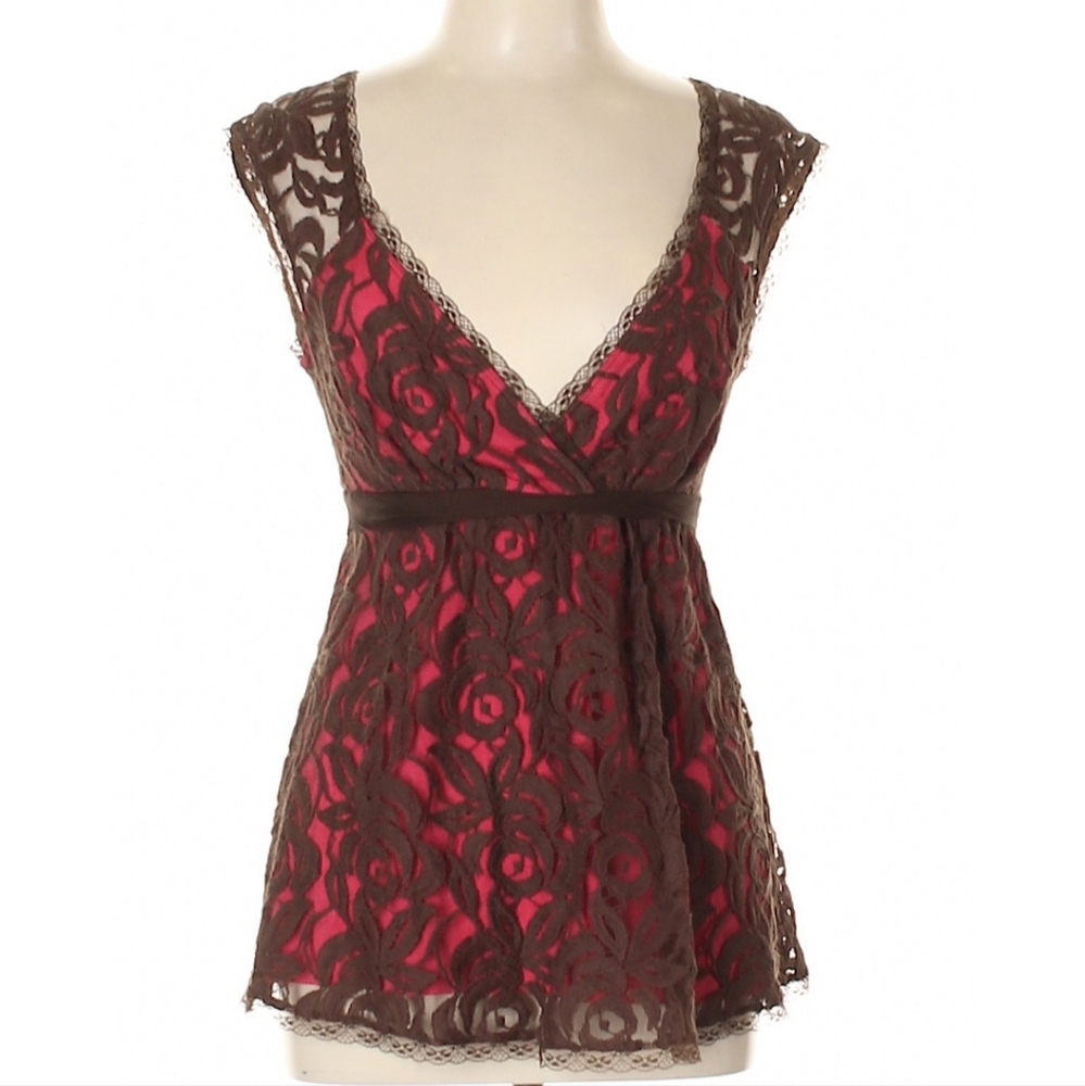weston wear red with brown lace over lay top size large